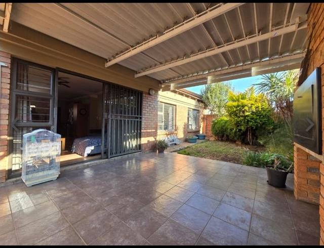 3 BEDROOM TOWNHOUSE FOR SALE IN NEWMARKET